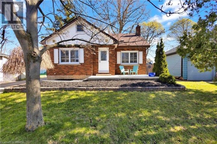 Photo 1 at 21 Sussex Avenue, Terrace Hill, Brantford