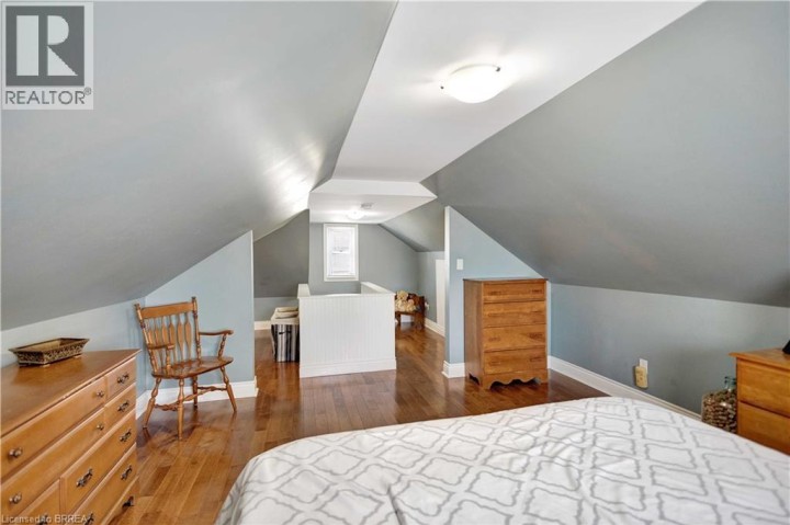 Photo 18 at 21 Sussex Avenue, Terrace Hill, Brantford