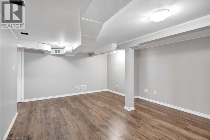 Photo 21 at 21 Sussex Avenue, Terrace Hill, Brantford