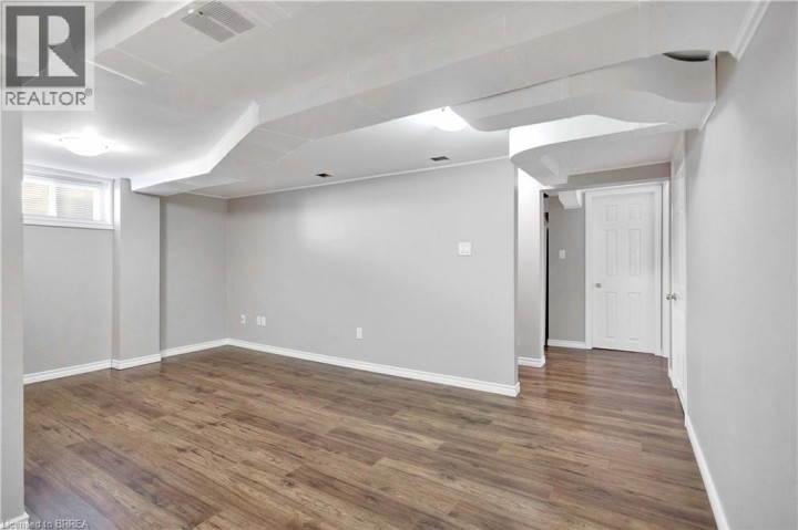 Photo 22 at 21 Sussex Avenue, Terrace Hill, Brantford