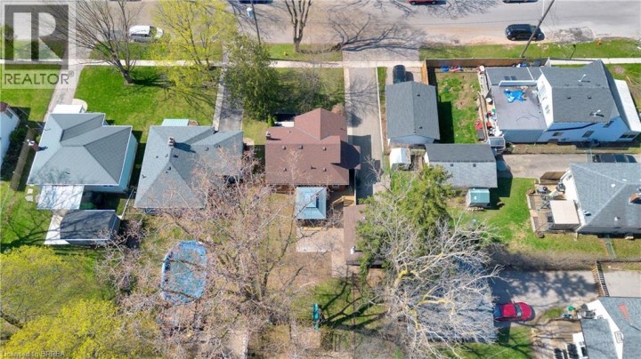 Photo 46 at 21 Sussex Avenue, Terrace Hill, Brantford