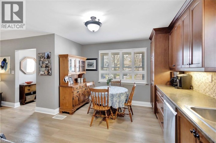 Photo 8 at 21 Sussex Avenue, Terrace Hill, Brantford
