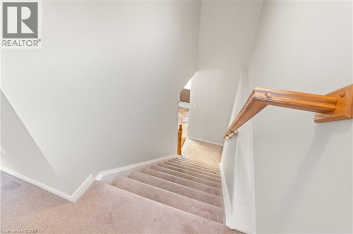 Photo 19 at 92 Snowdrop Crescent, Laurentian Hills / Country Hills W, Kitchener