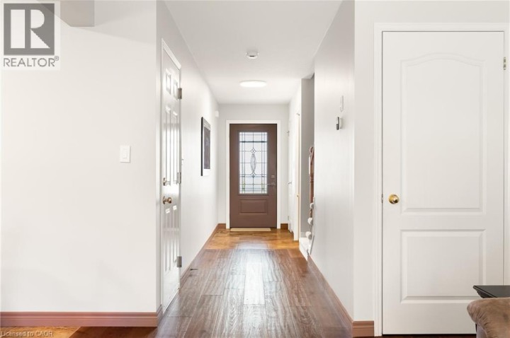 Photo 3 at 92 Snowdrop Crescent, Laurentian Hills / Country Hills W, Kitchener