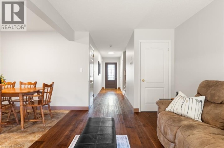 Photo 4 at 92 Snowdrop Crescent, Laurentian Hills / Country Hills W, Kitchener