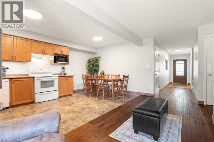 Photo 5 at 92 Snowdrop Crescent, Laurentian Hills / Country Hills W, Kitchener
