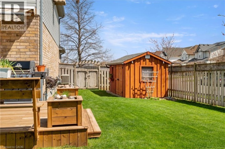 Photo 37 at 92 Snowdrop Crescent, Laurentian Hills / Country Hills W, Kitchener