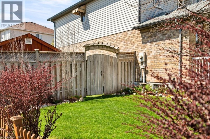 Photo 44 at 92 Snowdrop Crescent, Laurentian Hills / Country Hills W, Kitchener