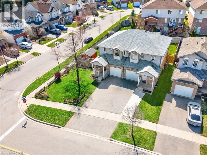 Photo 47 at 92 Snowdrop Crescent, Laurentian Hills / Country Hills W, Kitchener