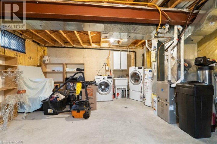 Photo 31 at 92 Snowdrop Crescent, Laurentian Hills / Country Hills W, Kitchener