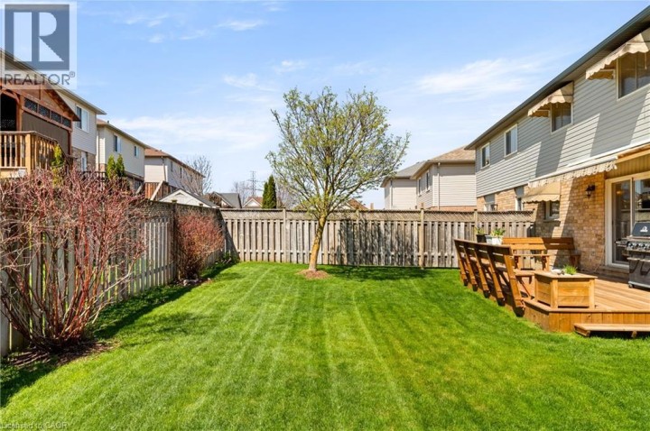Photo 36 at 92 Snowdrop Crescent, Laurentian Hills / Country Hills W, Kitchener