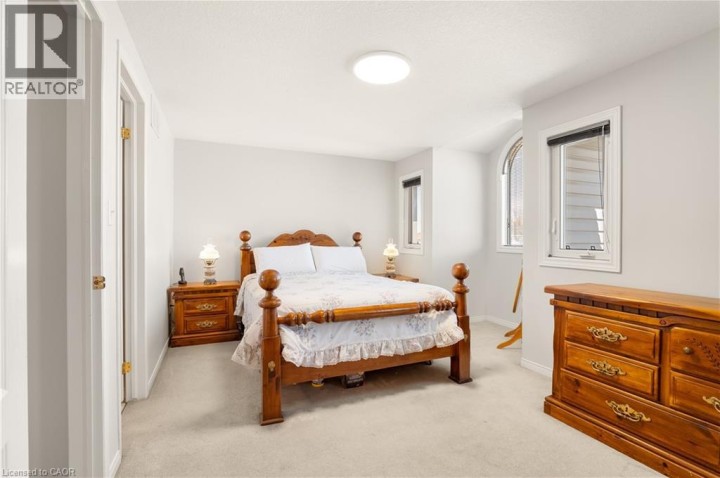 Photo 26 at 92 Snowdrop Crescent, Laurentian Hills / Country Hills W, Kitchener