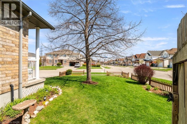 Photo 43 at 92 Snowdrop Crescent, Laurentian Hills / Country Hills W, Kitchener