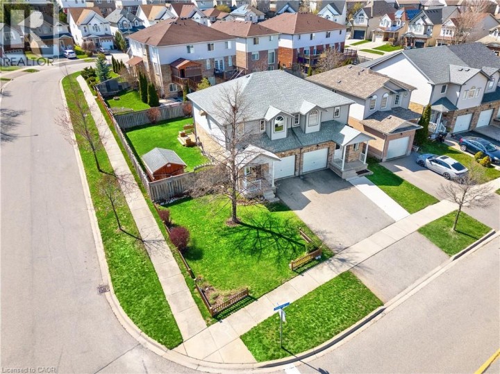Photo 46 at 92 Snowdrop Crescent, Laurentian Hills / Country Hills W, Kitchener