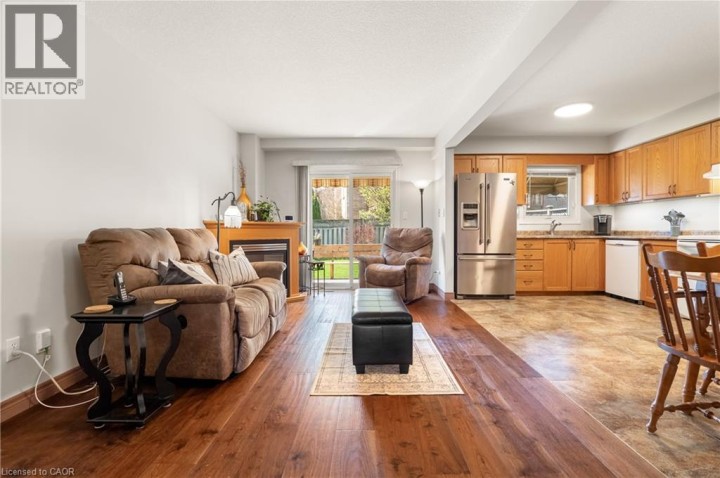 Photo 18 at 92 Snowdrop Crescent, Laurentian Hills / Country Hills W, Kitchener