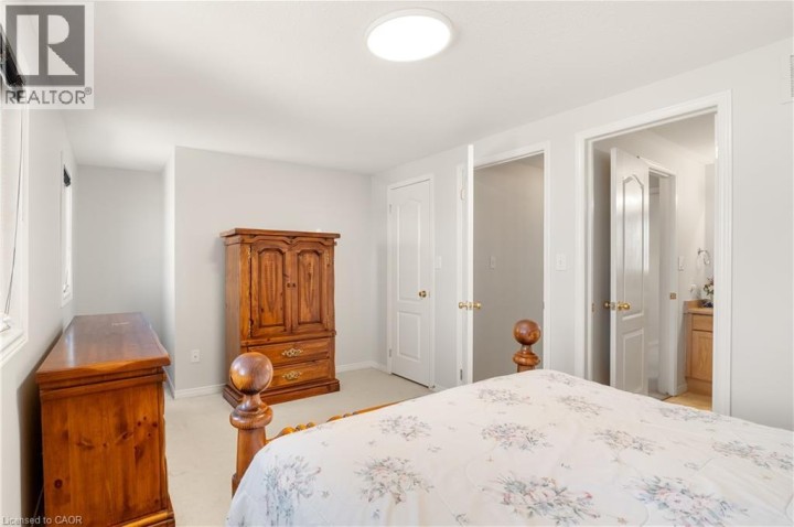 Photo 29 at 92 Snowdrop Crescent, Laurentian Hills / Country Hills W, Kitchener