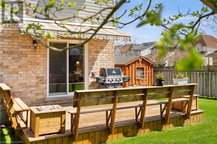 Photo 38 at 92 Snowdrop Crescent, Laurentian Hills / Country Hills W, Kitchener