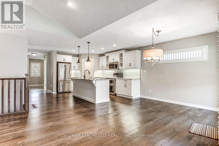 Photo 17 at 5 - 120 Southgate Parkway, St. Thomas