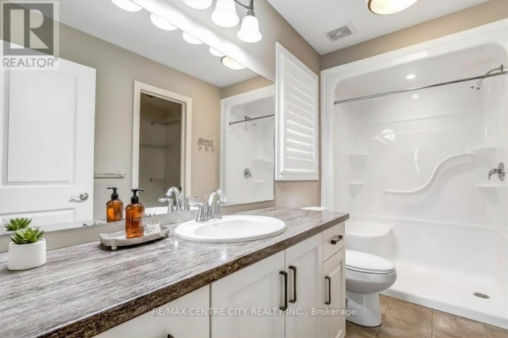 Photo 21 at 5 - 120 Southgate Parkway, St. Thomas