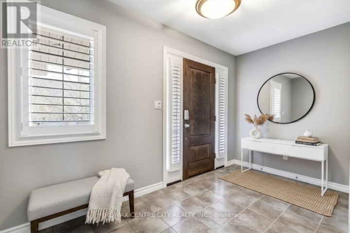 Photo 3 at 5 - 120 Southgate Parkway, St. Thomas