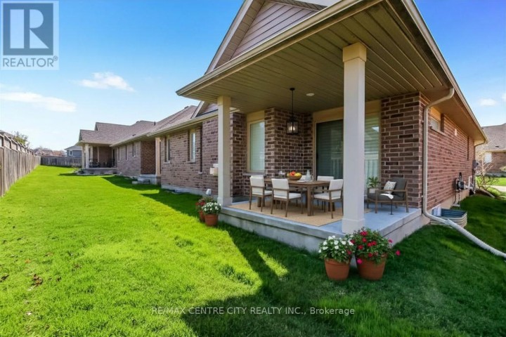 Photo 32 at 5 - 120 Southgate Parkway, St. Thomas