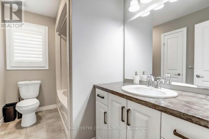 Photo 5 at 5 - 120 Southgate Parkway, St. Thomas