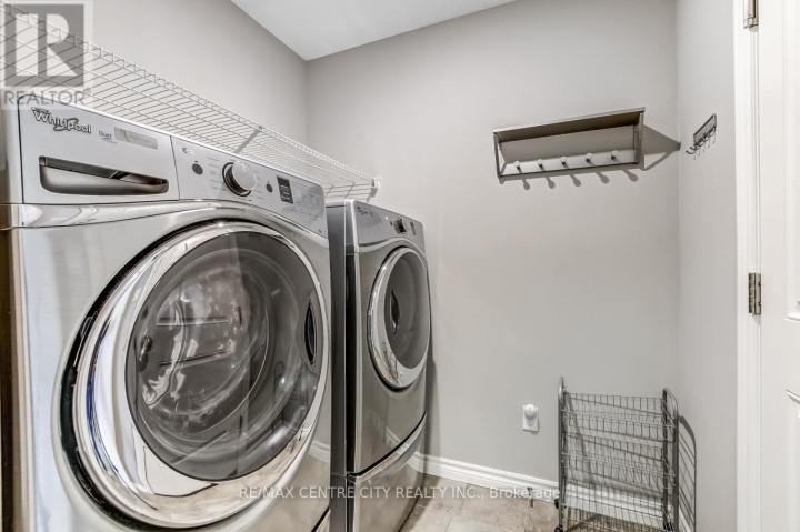 Photo 6 at 5 - 120 Southgate Parkway, St. Thomas