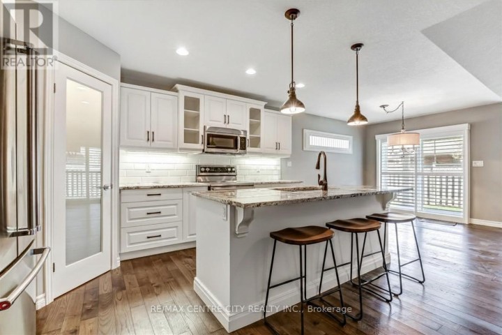 Photo 8 at 5 - 120 Southgate Parkway, St. Thomas