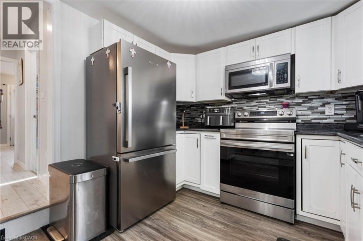 Photo 9 at 75 Dublin Street, Terrace Hill, Brantford