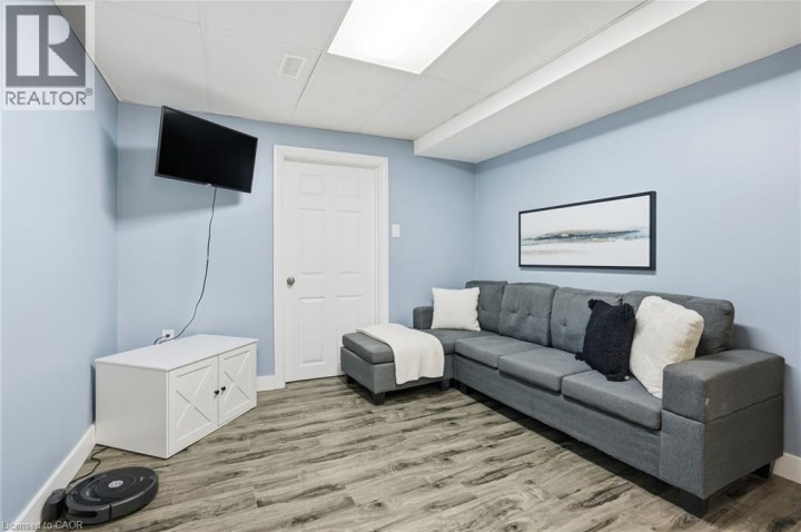 Photo 24 at 31 Galileo Boulevard, Terrace Hill, Brantford