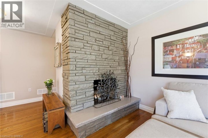 Photo 10 at 38 Franklin Street, Henderson, Brantford