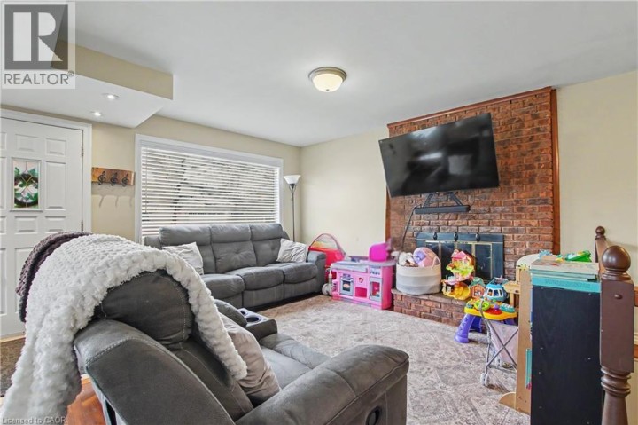 Photo 8 at 241 Guelph Avenue, Blackbridge / Fisher Mills / Glenchristie / Hagey / Silver Heights, Cambridge