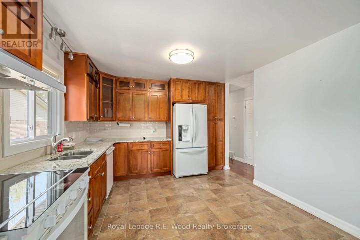 Photo 16 at 5 Kamps Crescent, Tillsonburg