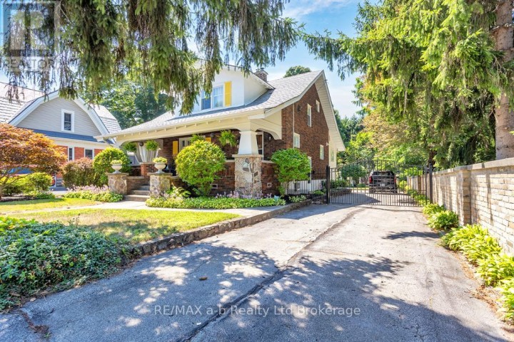 Photo 1 at 347 Broadway Street, Tillsonburg