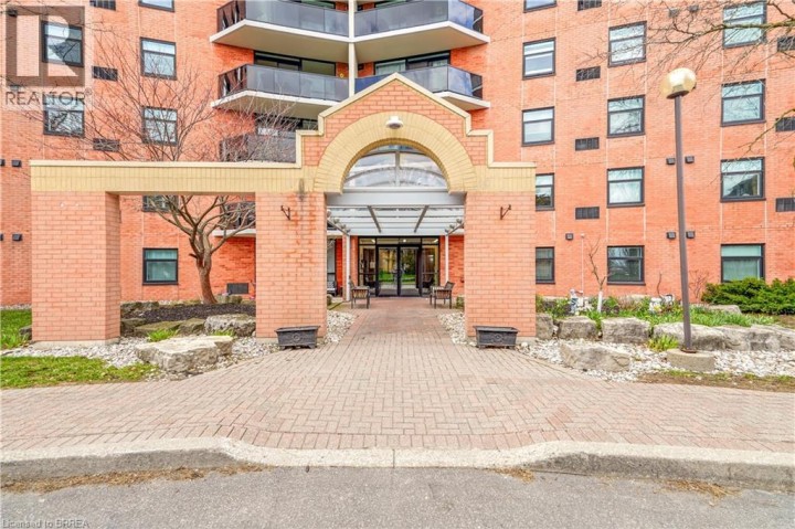 Photo 2 at 207 - 9 Bonheur Court, Lynden Hills, Brantford