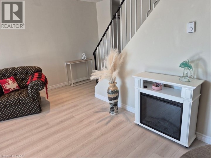 Photo 10 at 334 - 36 Hayhurst Road, Fairview / Greenbrier, Brantford