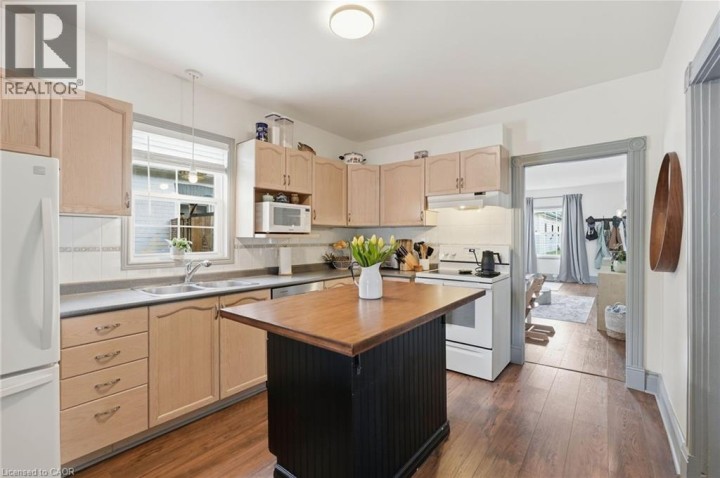 Photo 13 at 13 Gordon Street, Eagle Place East, Brantford