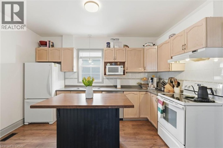 Photo 15 at 13 Gordon Street, Eagle Place East, Brantford