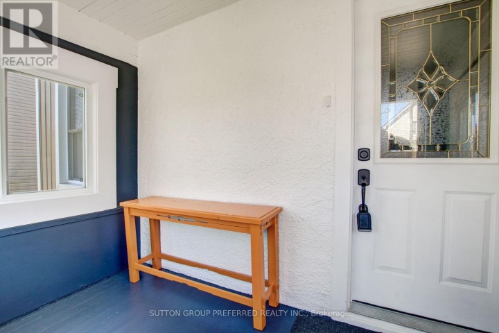 Photo 3 at 123 Erie Street, St. Thomas
