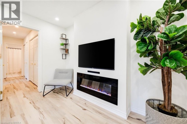 Photo 11 at 4 - 608 Grey Street, Echo Place, Brantford