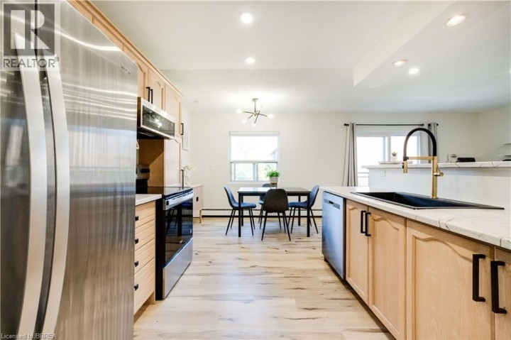 Photo 4 at 4 - 608 Grey Street, Echo Place, Brantford