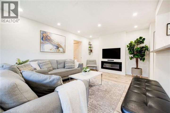 Photo 8 at 4 - 608 Grey Street, Echo Place, Brantford