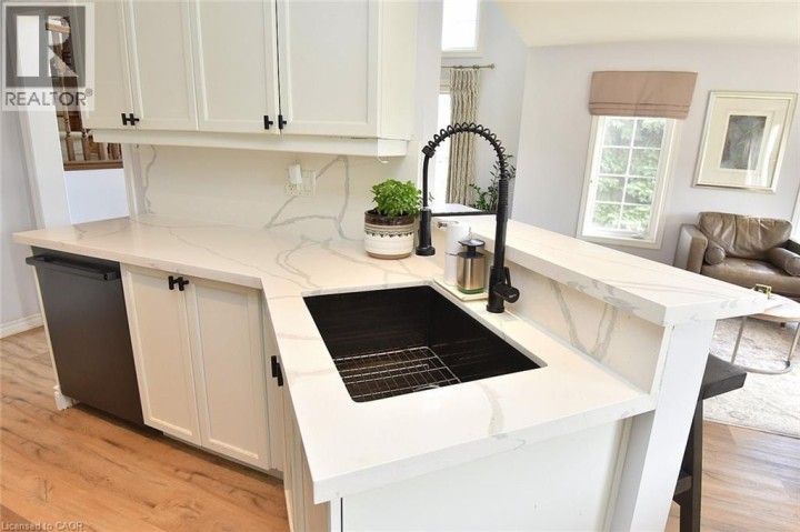 Photo 15 at 7 - 39 Panabaker Drive, Maple Lane Annex, Ancaster