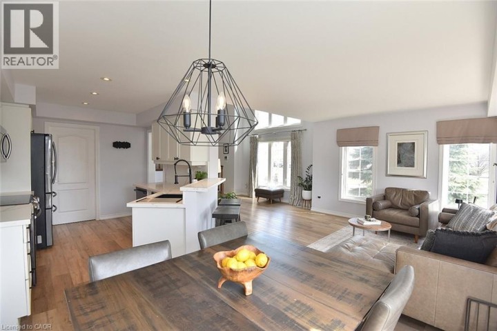 Photo 20 at 7 - 39 Panabaker Drive, Maple Lane Annex, Ancaster