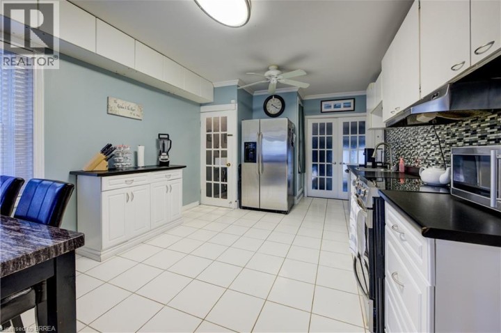 Photo 10 at 88 Walnut Street, Old West Brant, Brantford