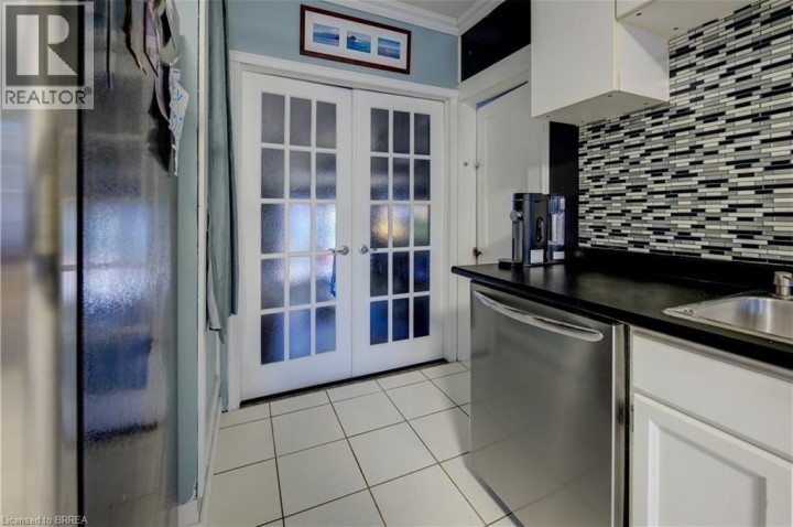 Photo 12 at 88 Walnut Street, Old West Brant, Brantford