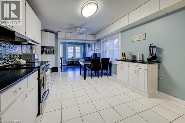 Photo 13 at 88 Walnut Street, Old West Brant, Brantford