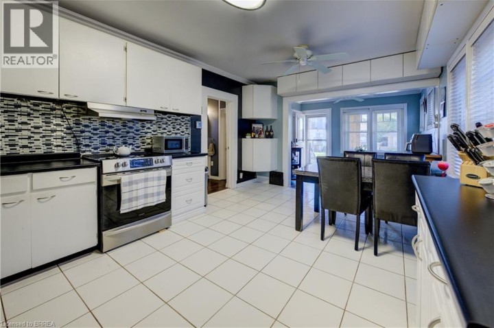 Photo 14 at 88 Walnut Street, Old West Brant, Brantford