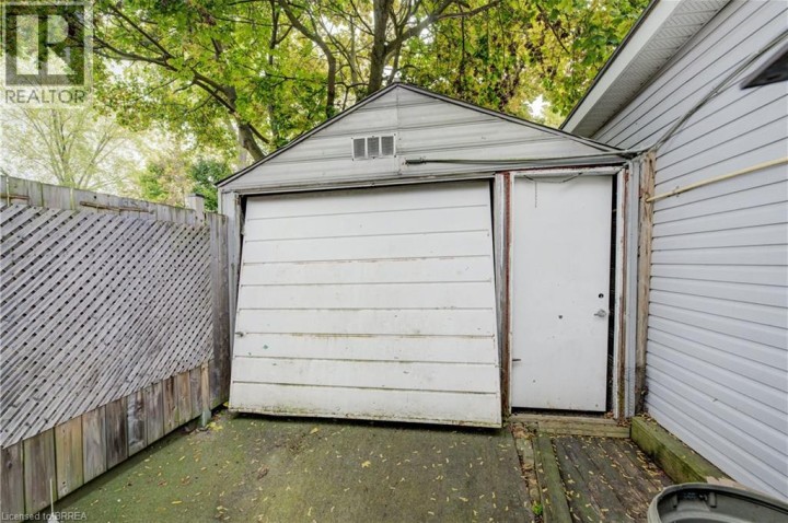 Photo 32 at 88 Walnut Street, Old West Brant, Brantford
