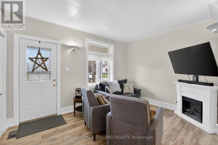 Photo 5 at 81 Locust Street, St. Thomas
